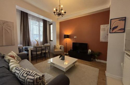 Cagaloglu Apartment | Stylish 2BR Flat Near Grand Bazaar Eminönü