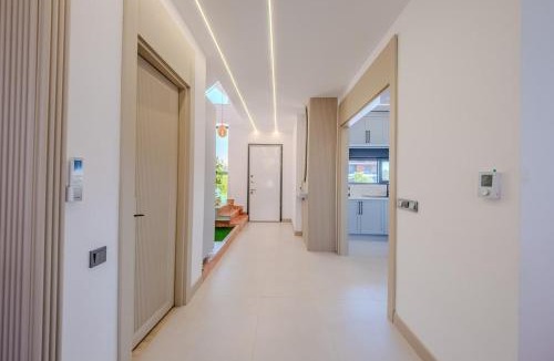 Dosemealti Villa | Luxury villa with waterfall pool and garden For 9 people