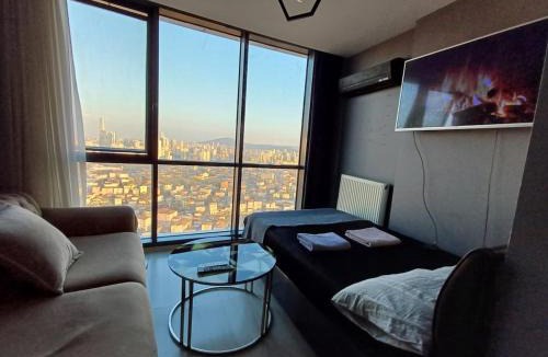 Atasehir Apartment | 40th Floor Residence with Panoramic Views