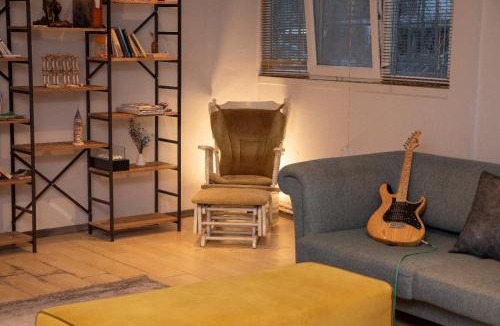 Rasimpasa Hostel | Cozy Apartment Near Moda