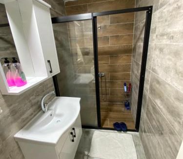 Yenisehir Apartment | mersin merkezde iki odali daire her yere kolay ulaşım #daire