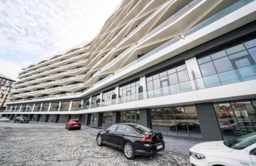 Taksim Apartment | Modern Central Apartment in Taksim w Pool, Gym, Balcony