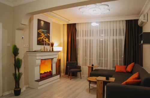 Fatih Apartment | 4 BR Flat with Terrace and Hot Tub in Historic Istanbul