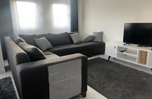 Side Apartment | Ground Floor Apartment in the Garden with Excellent Location