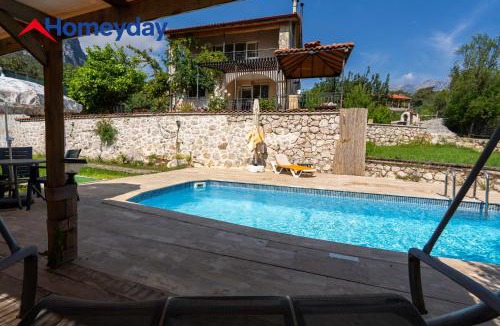 Konyaalti Villa | Villa Mountain with Pool