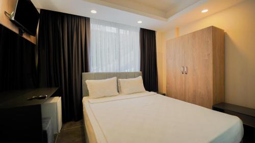 Side Hotel | Blue Serenity Hotel