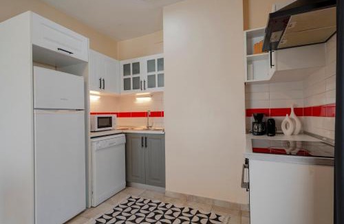 Tophane Apartment | Spacious 1 Bedroom Bospohurs View Apartment with 2 Beds