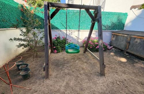Iskele Mahallesi Villa | Duriye s House Cozy House with Garden in Urla