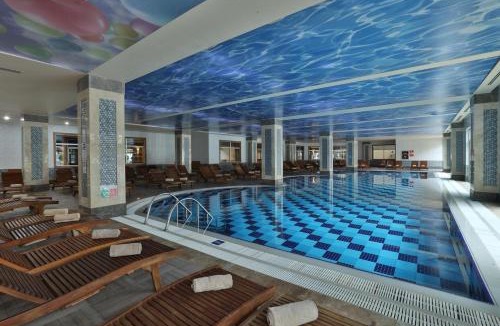 Side Resort | Crystal Sunset Pearl Collection - Ultimate All Inclusive