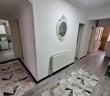 Bornova Apartment | 1Aileye-Firma Çalışanlarına EGE Üniversite & Hastanesi YAKINI