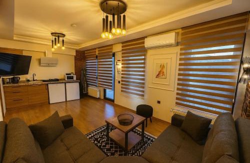Tophane Apartment | GuestPort No 4 Luxury Suite, Galata Tower View, Balcony, 2 Bathrooms