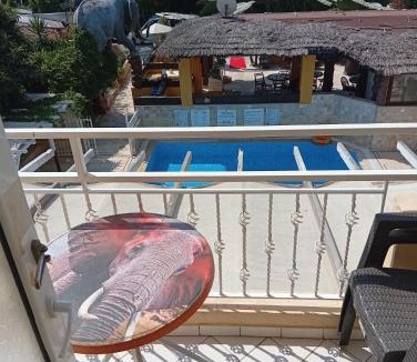 Side Apartment | Safari Suit Hotel , Side