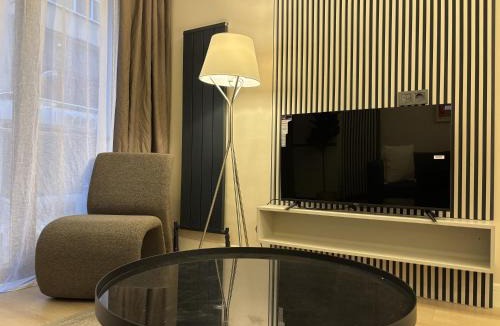 Osmanbey Apartment | Stylish 2-BR Residence in Nişantaşı