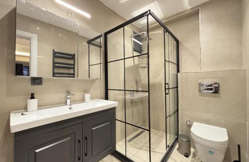 Osmanbey Apartment | Central Şişli Gem Modern 1BR with AC