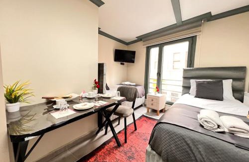 Kumkapi Apartment | Central Comfort Bright Studio