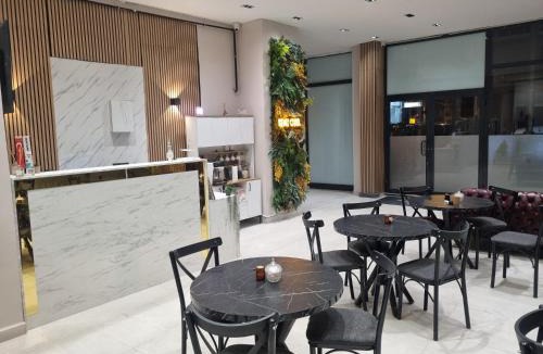 Usak House | Kent KONAKLAMA