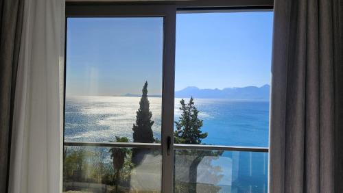 Eski Lara Apartment | Reev Coffee House