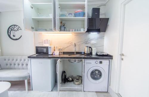 Buyukcekmece Apartment | Cozy 1BR with Inviting Balcony