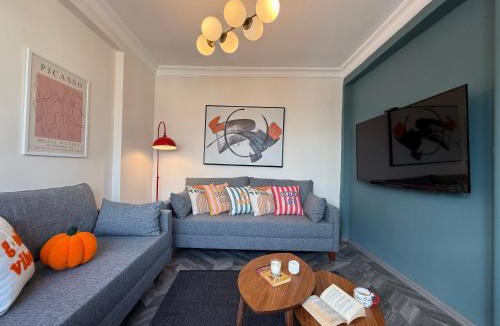 Iskenderpasa Apartment | Stunning 3BR 3Bathroom 3AC near Metro D6
