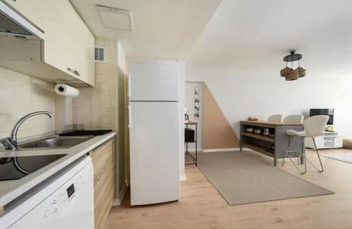 Osmanbey Apartment | Gorgeous Bright New 2BD Central Home! #212