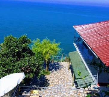 Cayeli House | Kemer Kır Evi