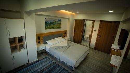 Cinarcik Hotel | Royalova Hotel