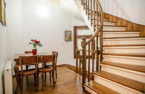Istanbul City Center Apartment | Historical Greco-Ottoman Pavilion near Tram in Fatih