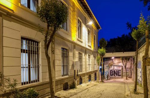 Cihangir Apartment | Element Garden