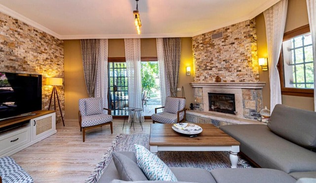 Luxury House with Shared Pool in Ortakentyahsi in Bodrum