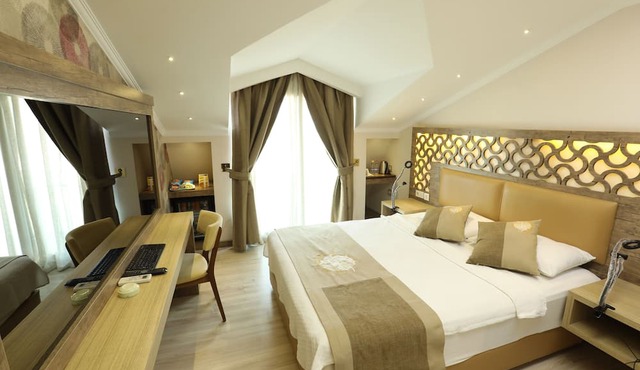 Unluselek Hotel