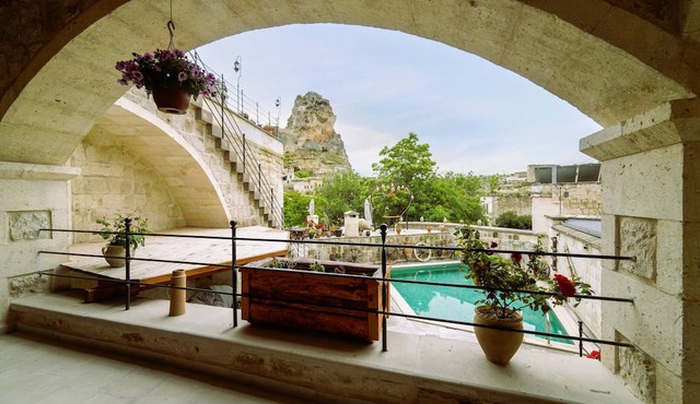 Capp Royal Cave Hotel