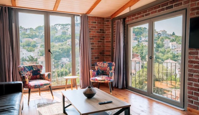 Stunning Sea View Loft 5 min to Park in Kuzguncuk in Istanbul