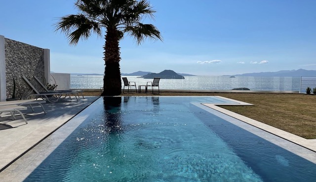 Modern Bodrum Villa Amazing view pool and Garden in bodrum