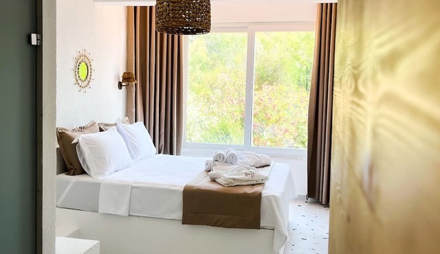 Thanos Hotel