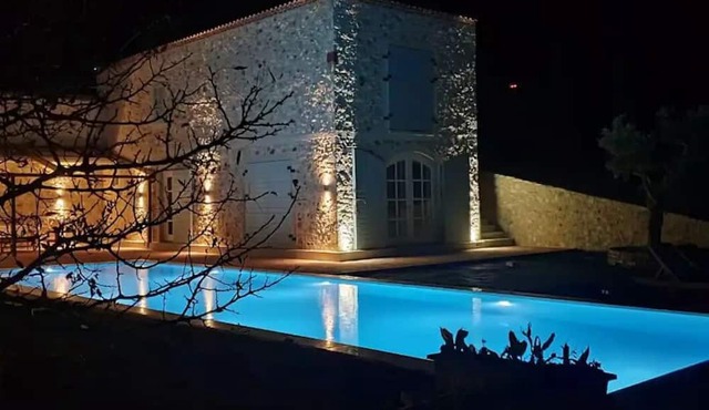 14 beds 7 en-suite rooms Çeşme, 450 m2 6500 land in ovacik