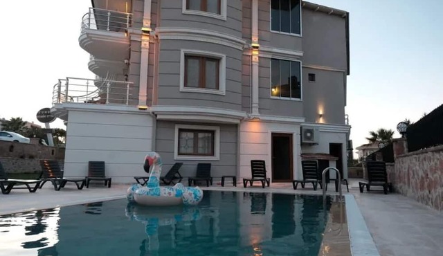 Cunda Demir Otel in Balikesir