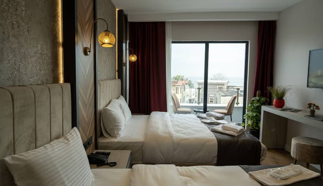 Linda Port Hotel