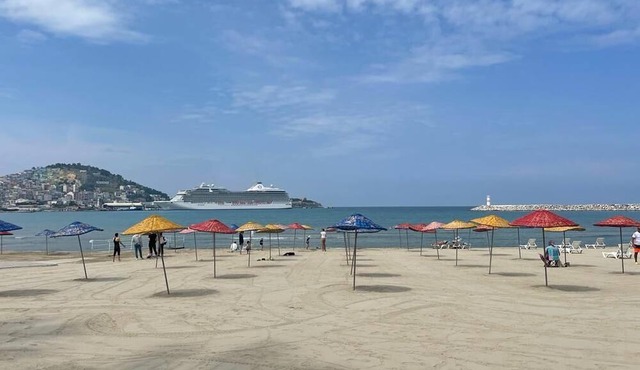 Fine apartment in the center of Kusadasi. 2 minutes walk to the beach. pure nostalgia in Kusadasi
