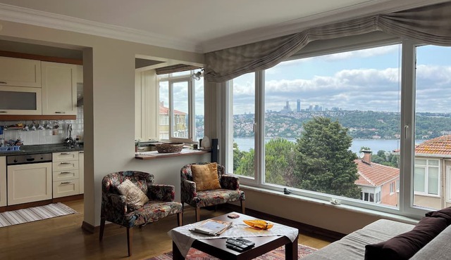 Well Equipped Cozy Flat w/ Bosphorus View & Jacuzzi in Beykoz
