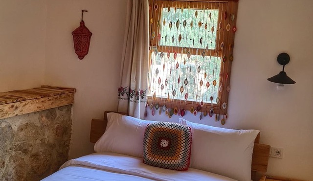 Derin Tas-Bungalow