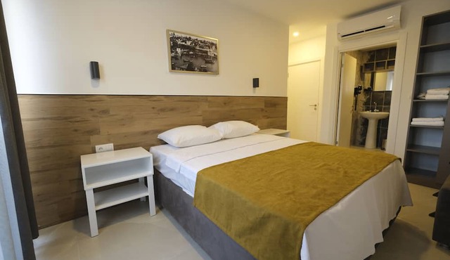 Tut Hotel