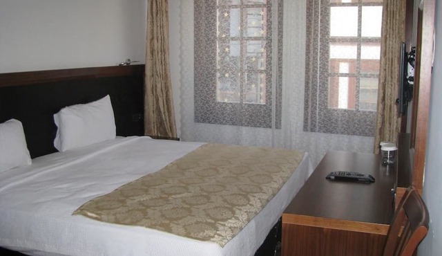 Simre Otel