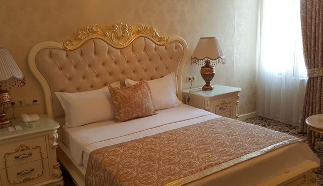 Best Town Hotel