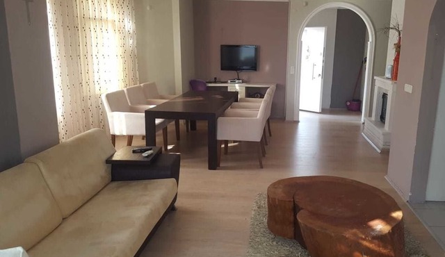 Payaller Villa 1
