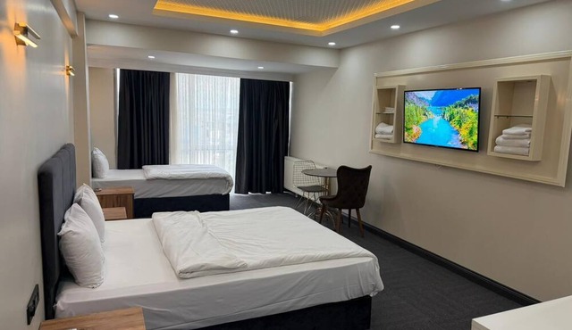 Lily Airport Otel