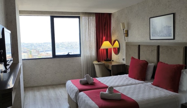 Euro Plaza Hotel