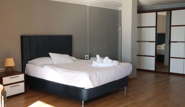Grand Koru Otel Beach in Cinarcik