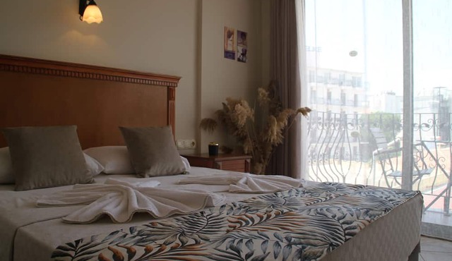 Rosy Suites Hotel