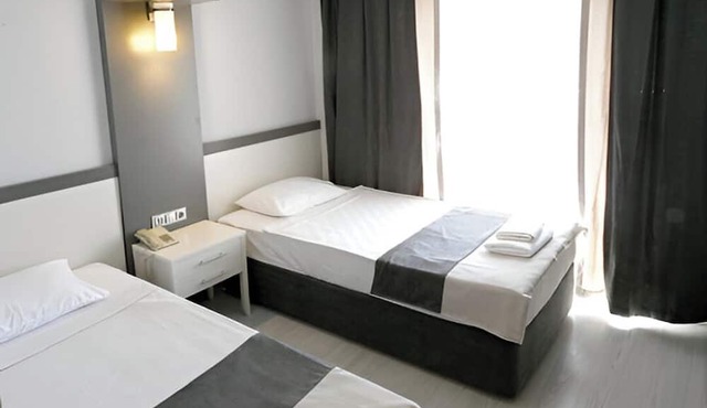 HOTEL ROXX ROYAL