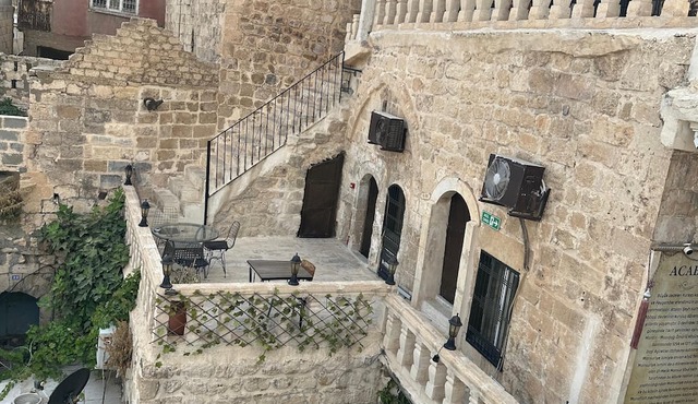 ACABEY KONAĞI